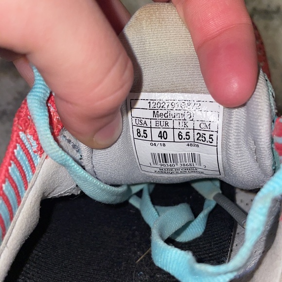 Brooks tennis shoes - Picture 4 of 5